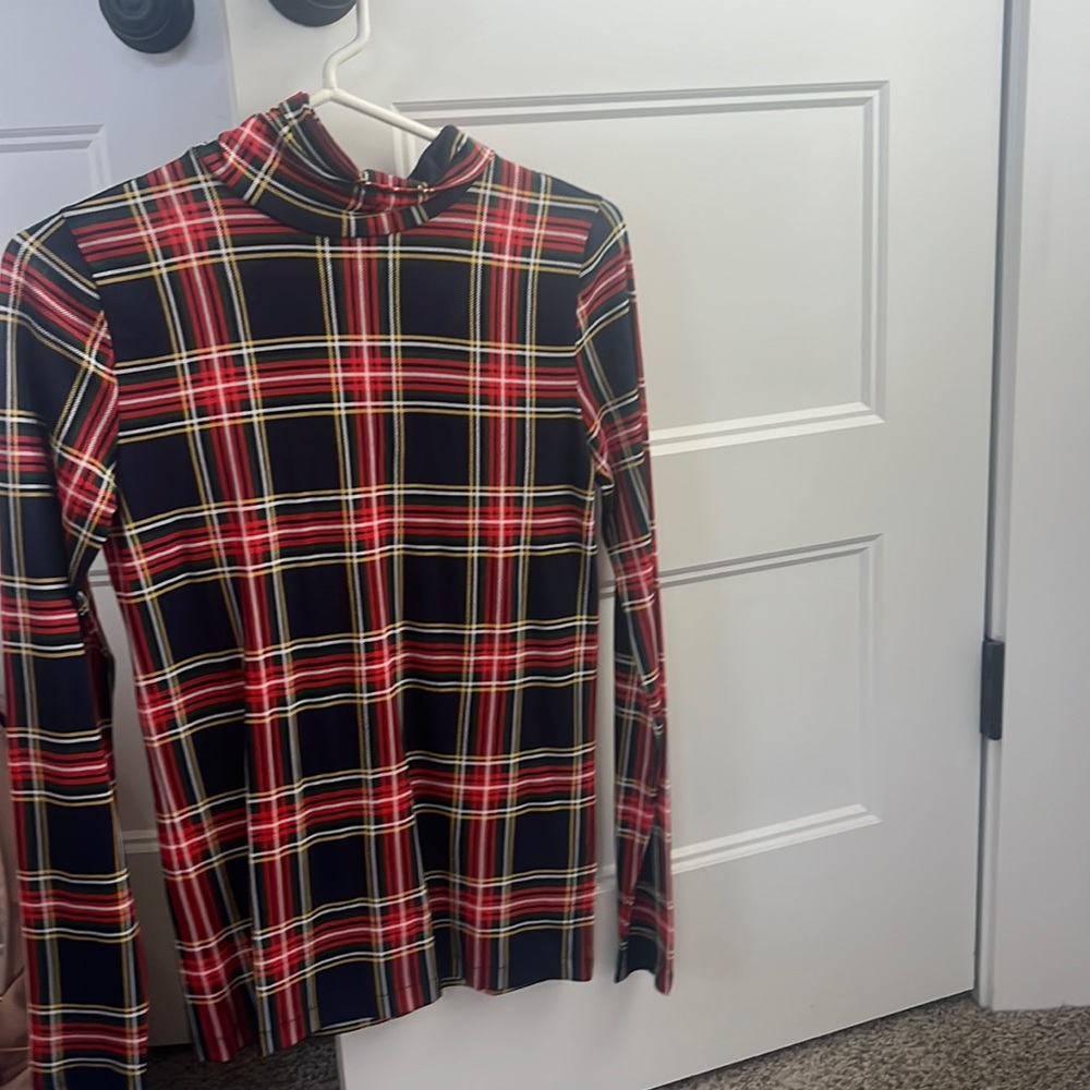 Patterned long sleeve